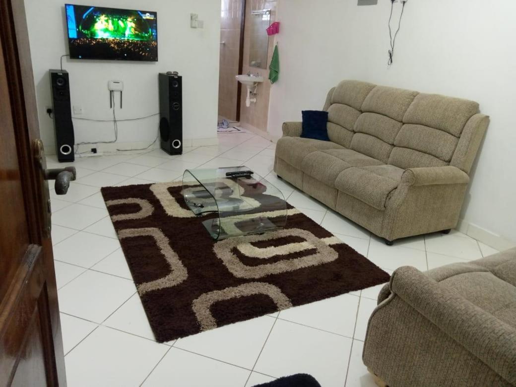 Lux Suites Bamburi Furnished Apartments المظهر الخارجي الصورة