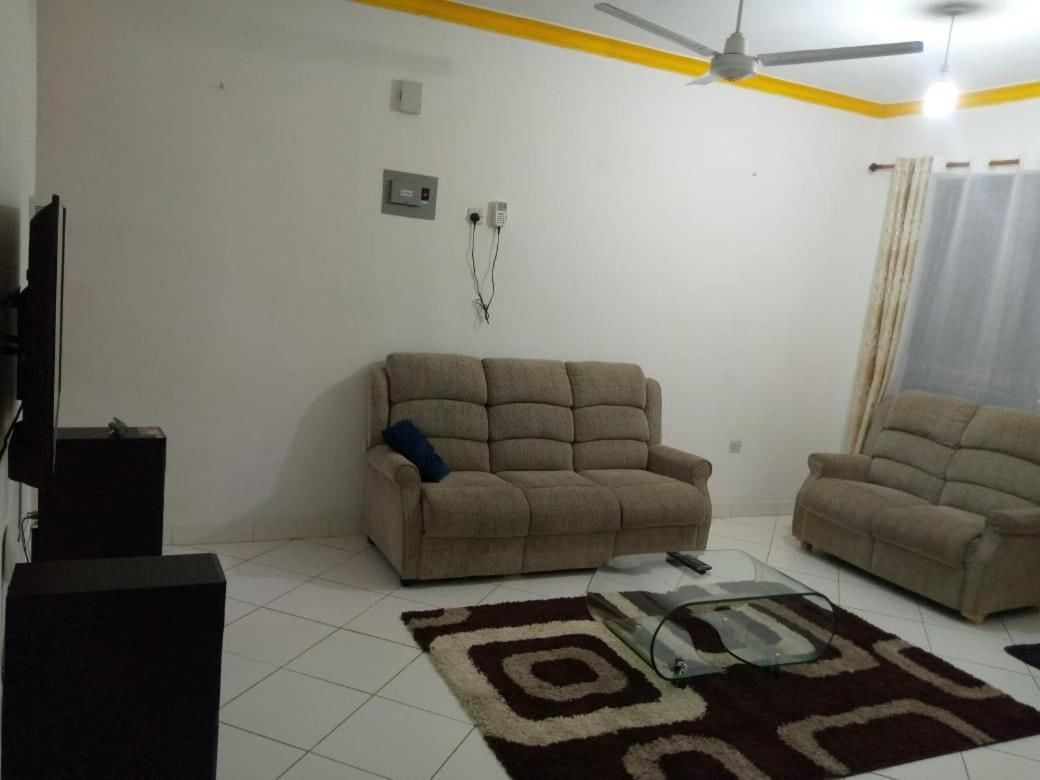 Lux Suites Bamburi Furnished Apartments المظهر الخارجي الصورة