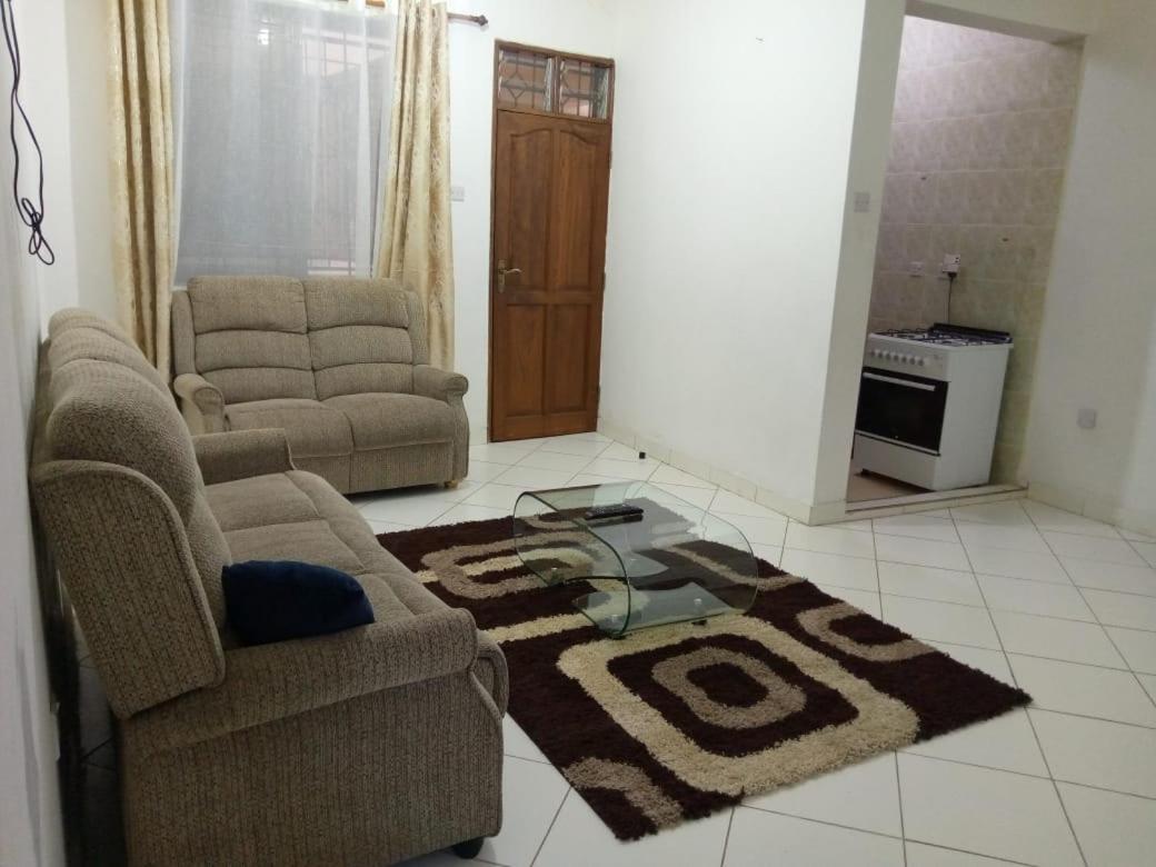 Lux Suites Bamburi Furnished Apartments المظهر الخارجي الصورة