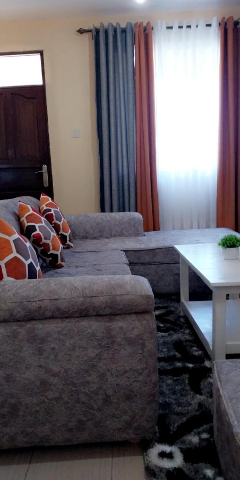 Lux Suites Bamburi Furnished Apartments المظهر الخارجي الصورة