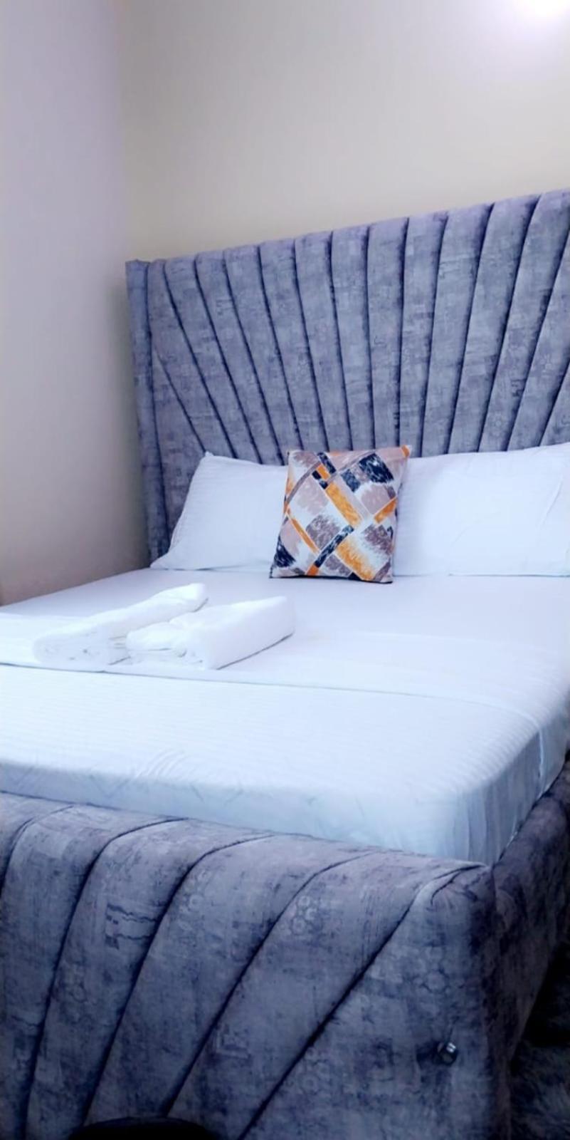 Lux Suites Bamburi Furnished Apartments المظهر الخارجي الصورة