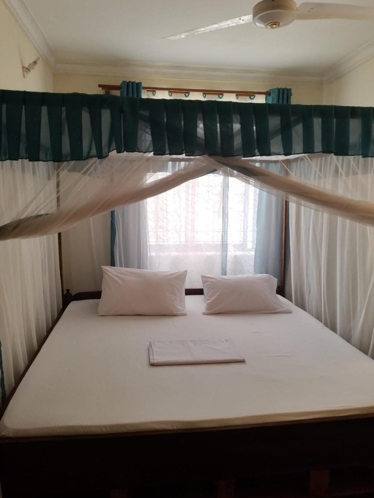 Lux Suites Bamburi Furnished Apartments المظهر الخارجي الصورة